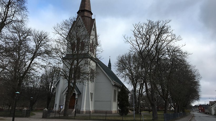 Stockaryd kyrka och massa träd
